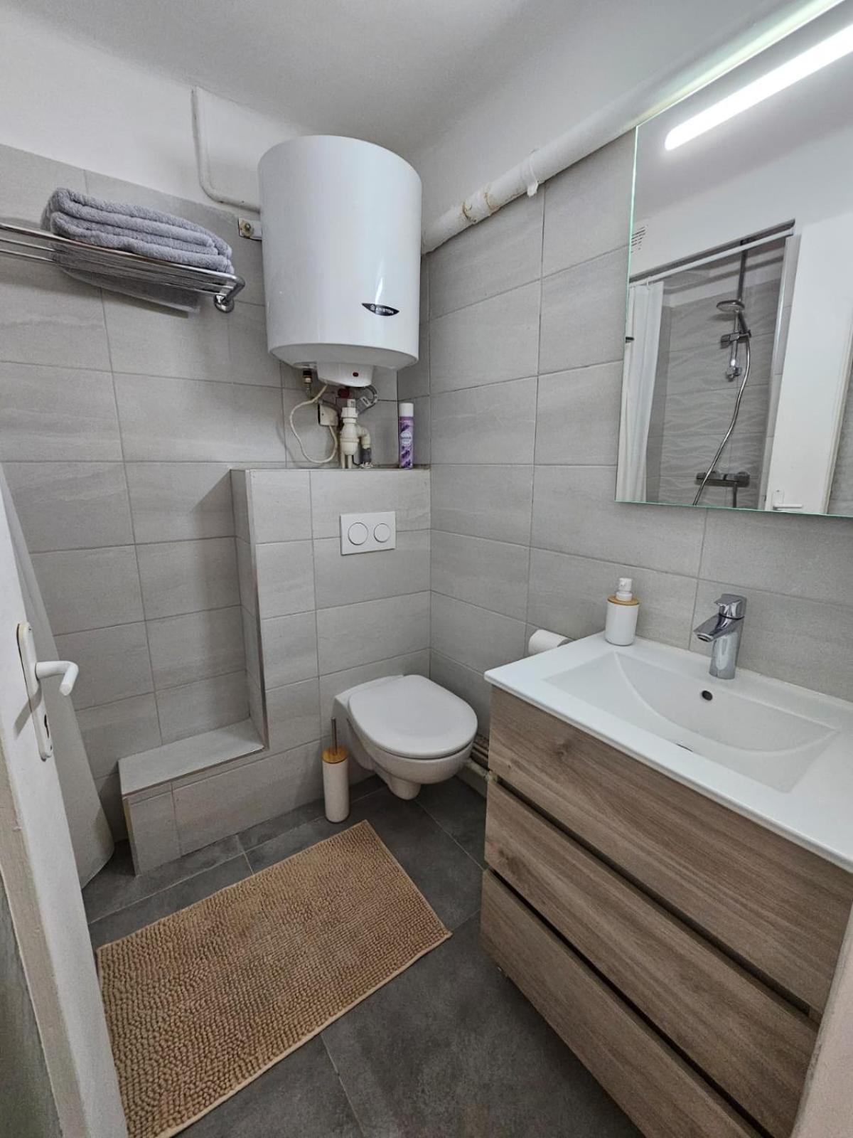 Provencal-Style Apartment Aix-en-Provence Ngoại thất bức ảnh